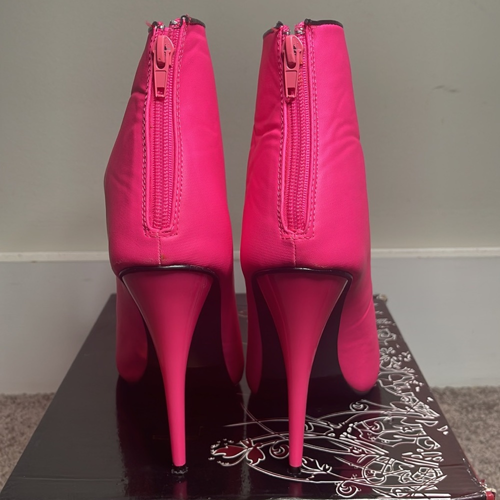 Pink Heels - Picture 3 of 3